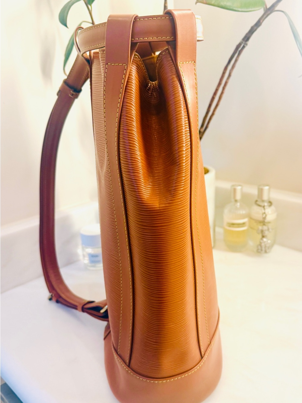 Authentic Louis Vuitton Cognac Epi Leather Bucket Shoulder Bag Randonnee - Picture 3 of 12